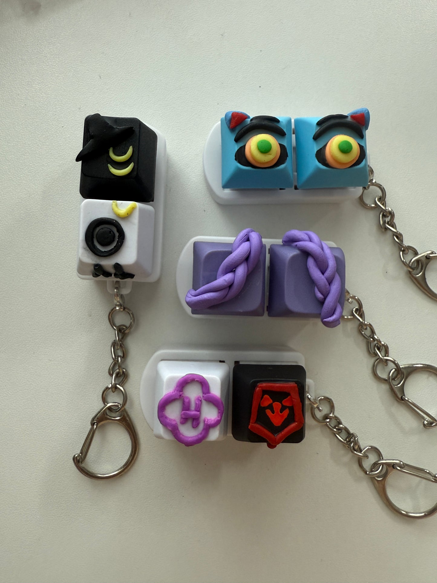 *Kpop Demon Hunters-inspired Fidget Keychains*